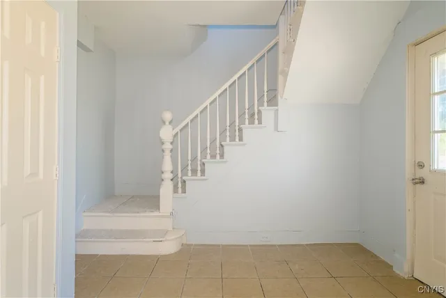 $1,400 | 42 East Cayuga Street, Oswego, NY 13126