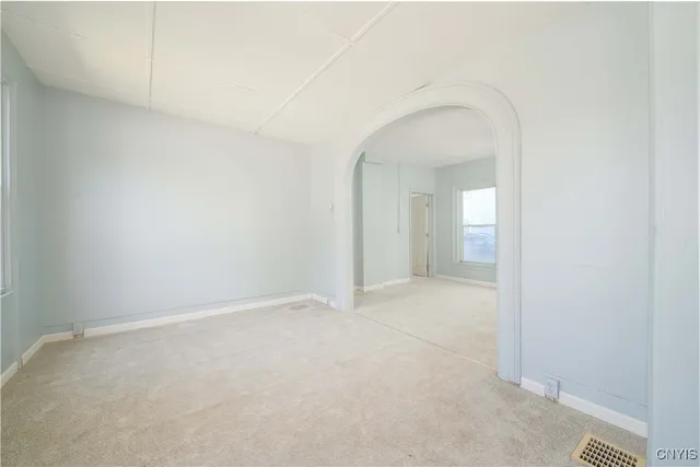 $1,400 | 42 East Cayuga Street, Oswego, NY 13126