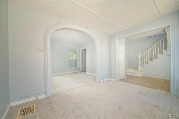 $1,400 | 42 East Cayuga Street, Oswego, NY 13126