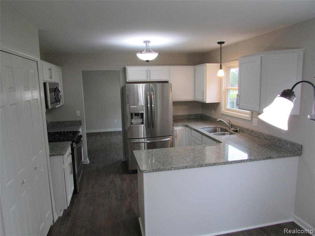 2405 South Irish Road Davison, MI 48423 - Photo 4 of 24