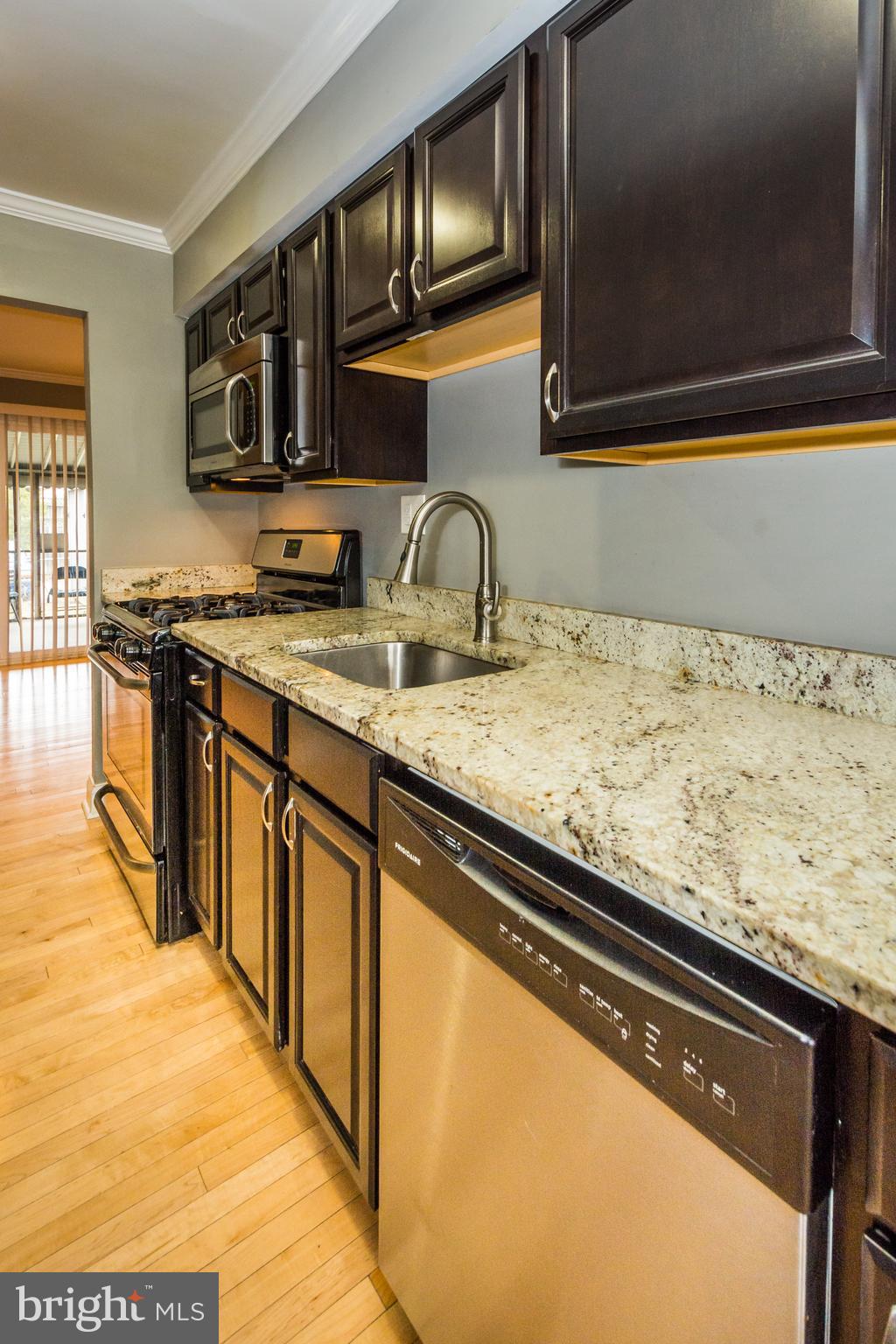 5605 Selford Road Baltimore, MD 21227 - Photo 12 of 47