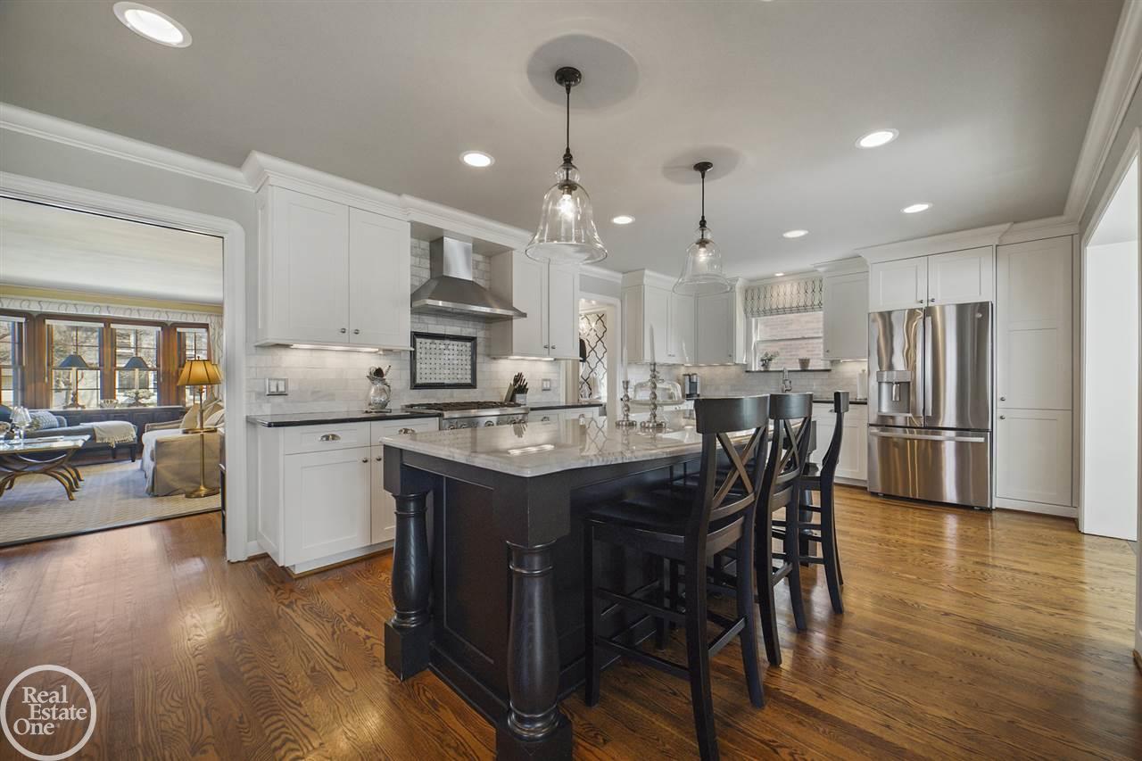 275 Moran Road Grosse Pointe Farms, MI 48236 - Photo 13 of 43