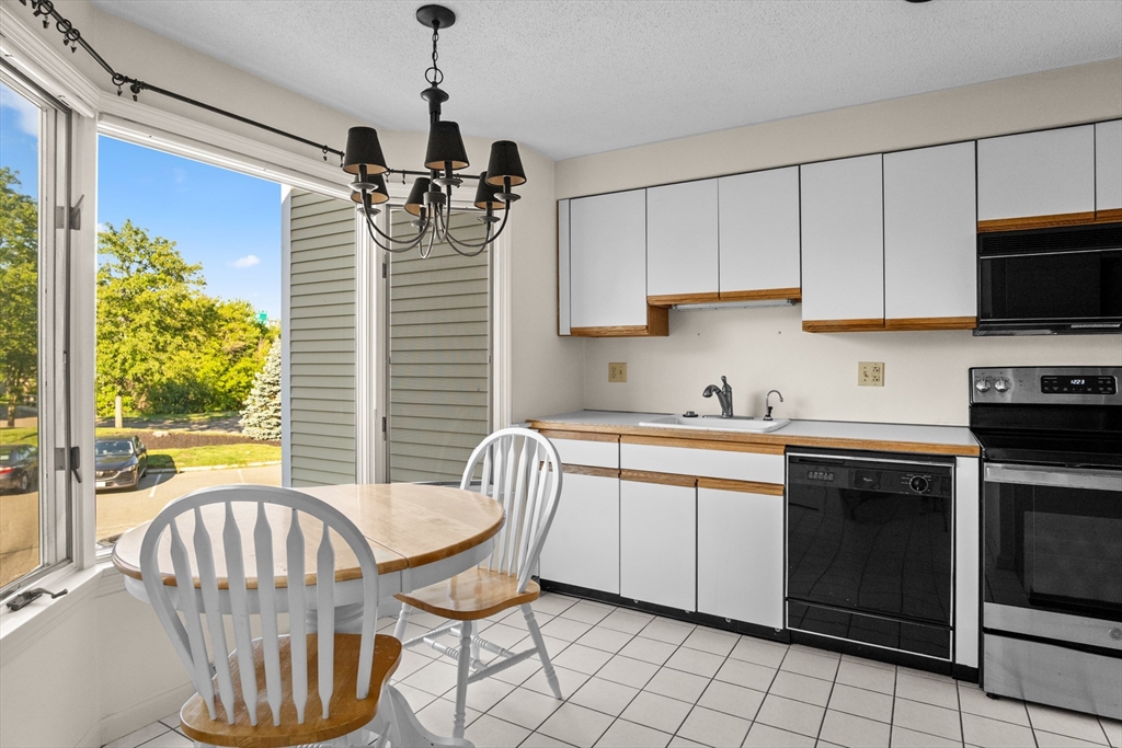 37 Constitution Lane, Unit 115 Danvers, MA 01923 - Photo 2 of 42