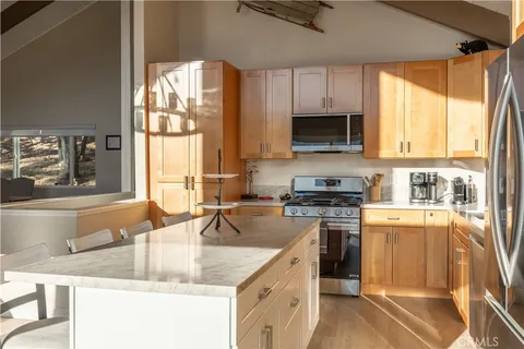 $769,000 | 43911 Yosemite Drive, Big Bear Lake, CA 92315