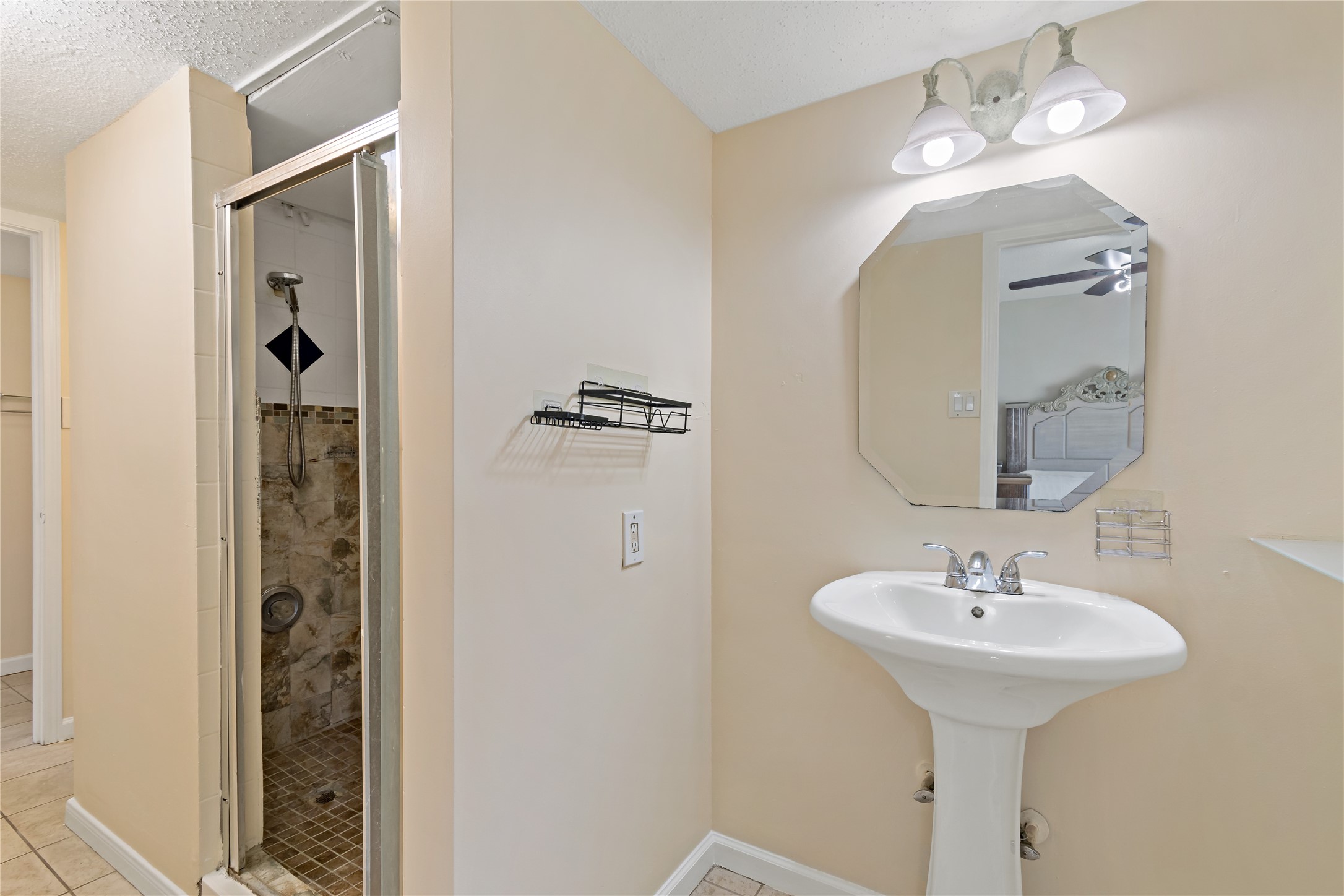 7913 Cook Road Houston, TX 77072 - Photo 11 of 15