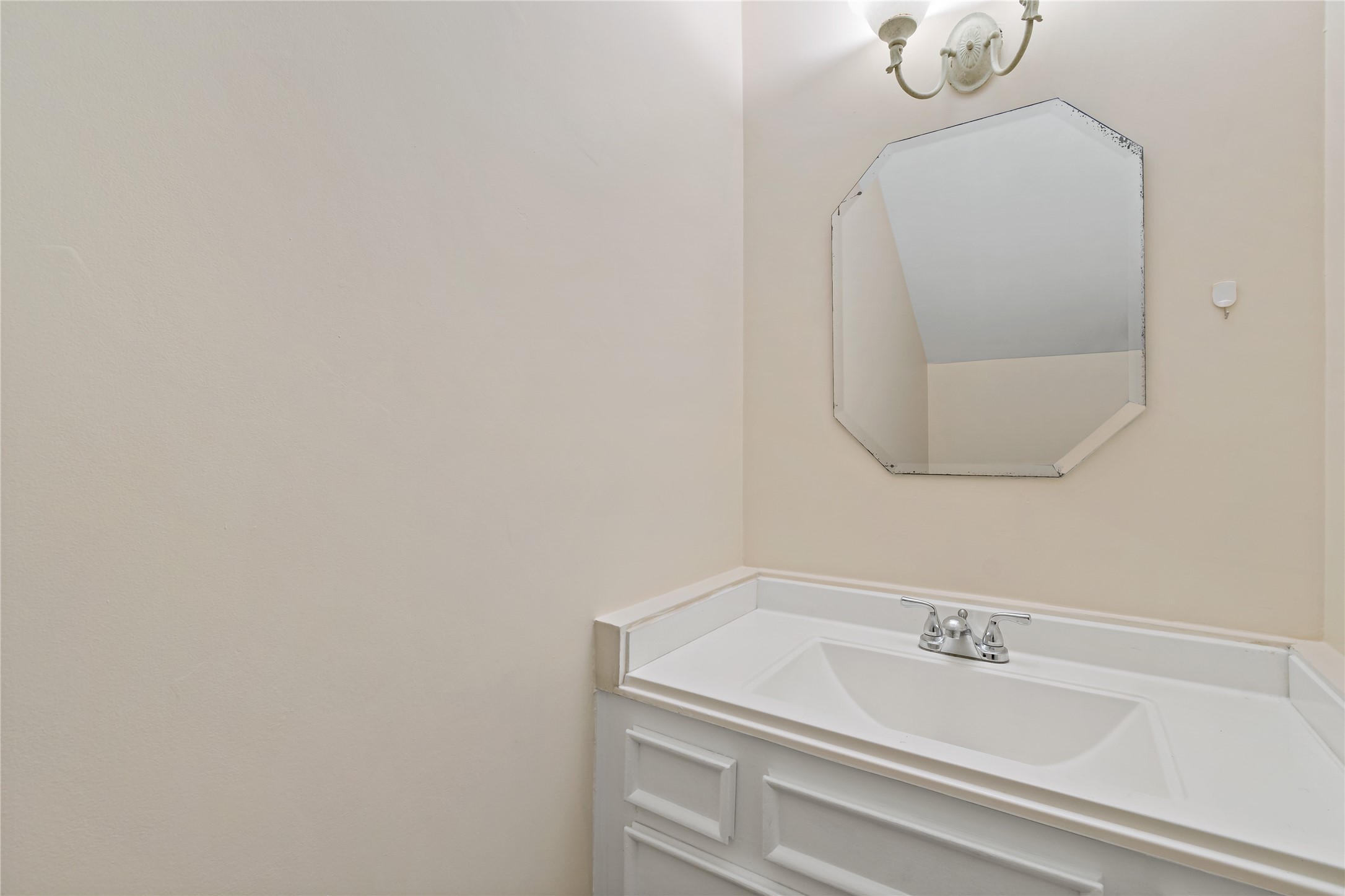 7913 Cook Road Houston, TX 77072 - Photo 13 of 15