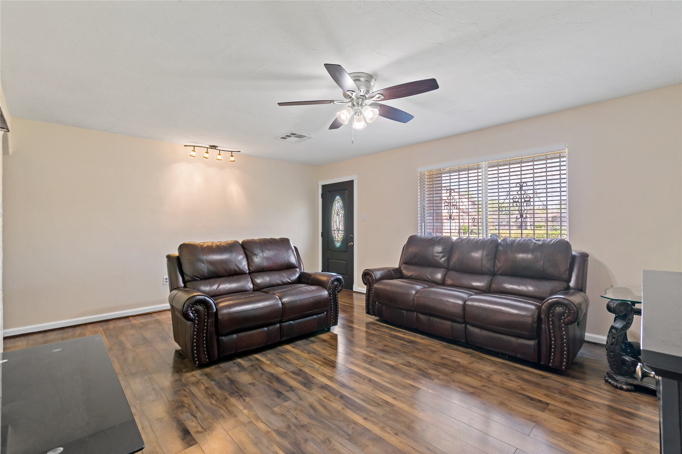 7913 Cook Road Houston, TX 77072 - Photo 4 of 15