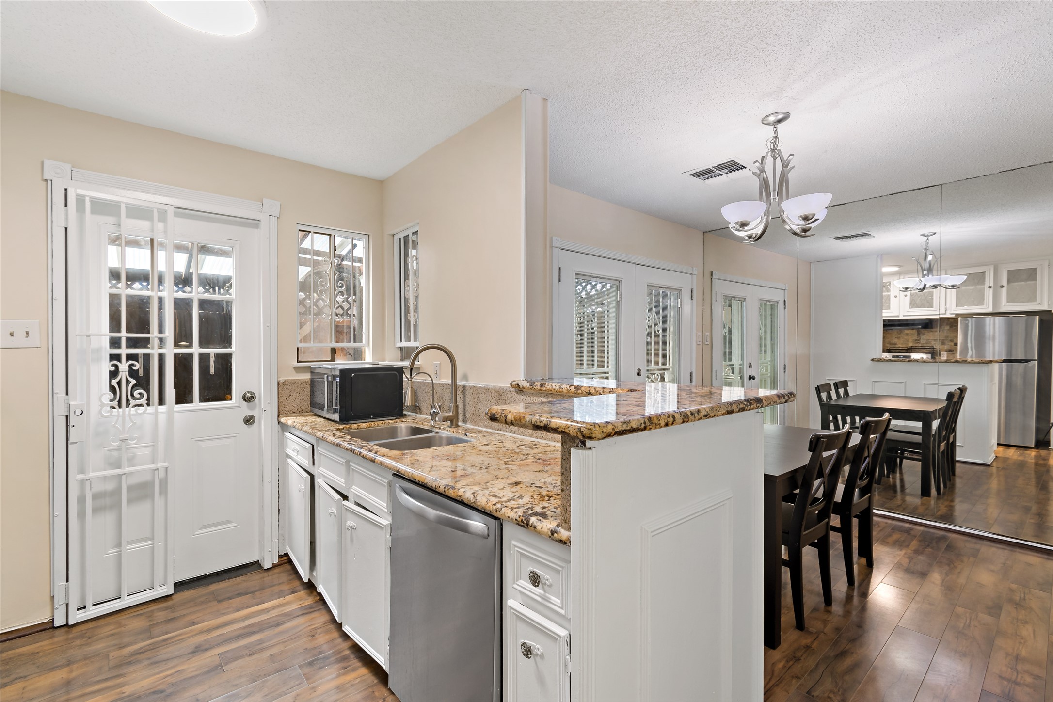 7913 Cook Road Houston, TX 77072 - Photo 7 of 15