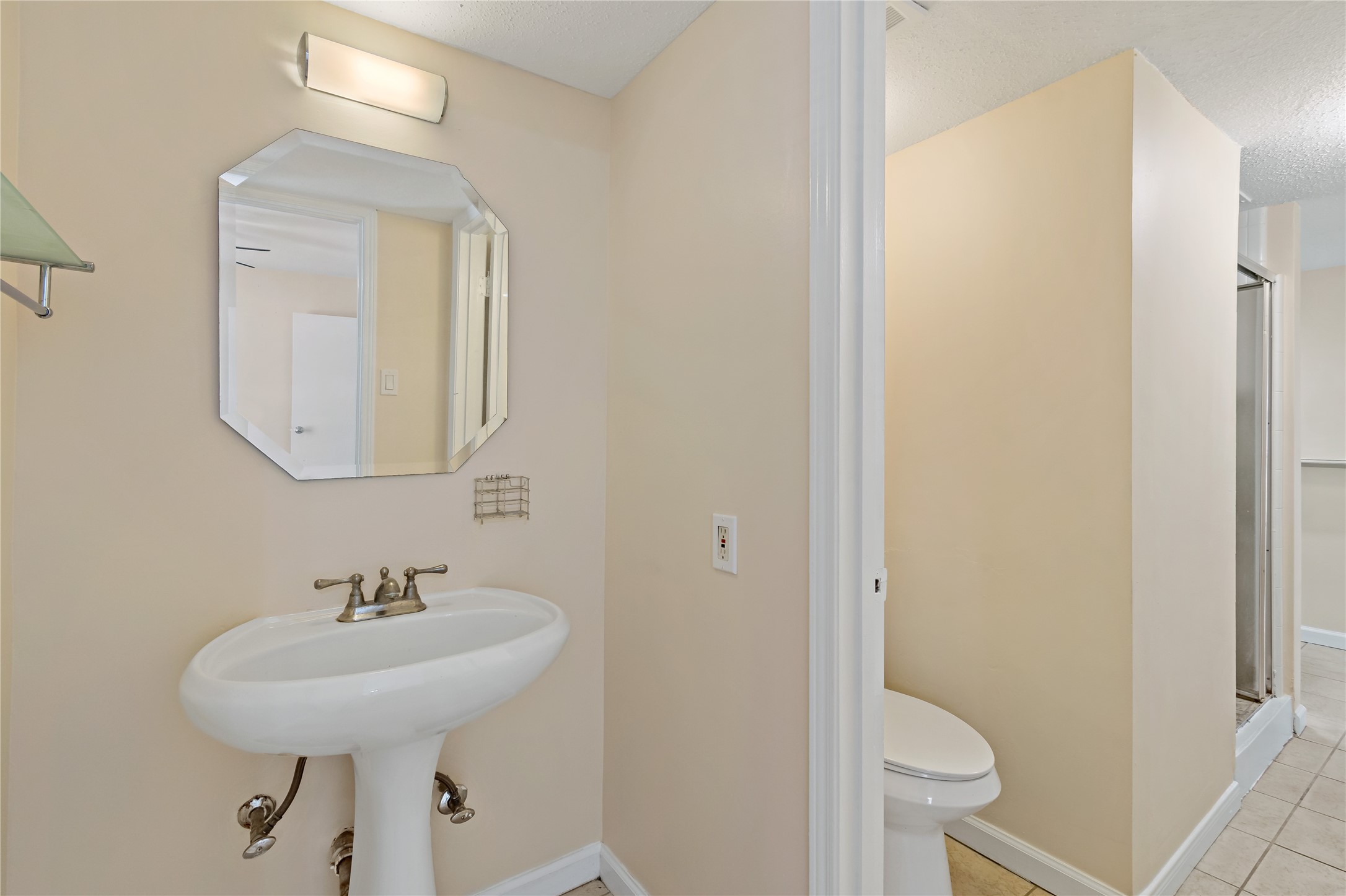 7913 Cook Road Houston, TX 77072 - Photo 10 of 15