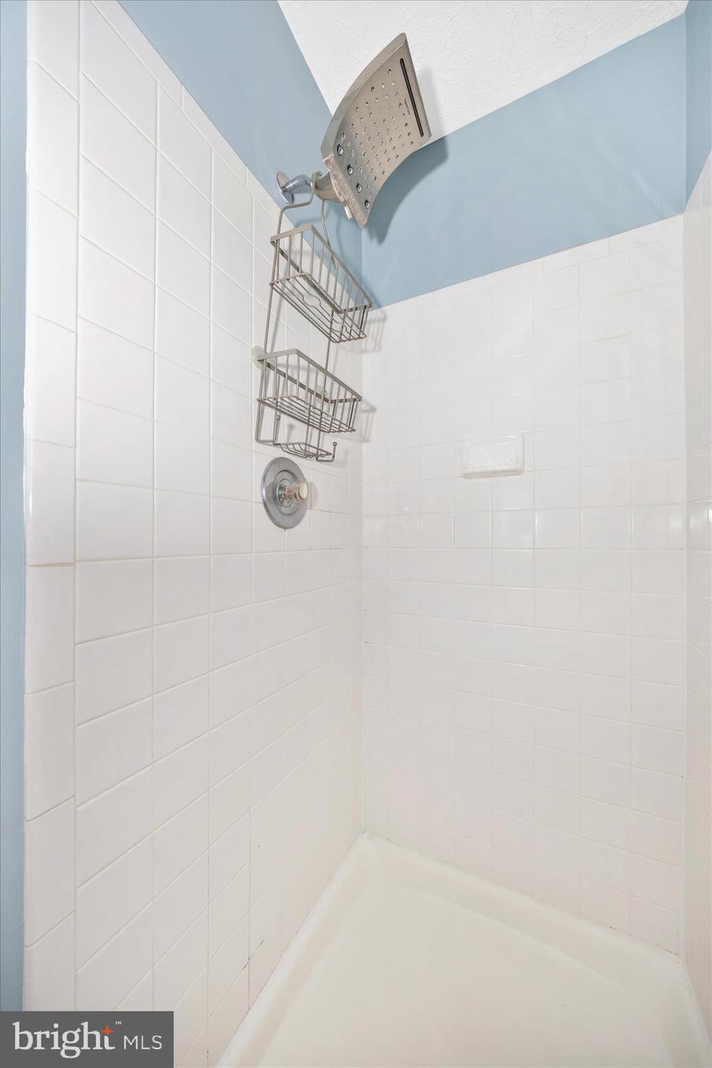 1511 Beverly Court Frederick, MD 21701 - Photo 29 of 72 Primary Bathroom