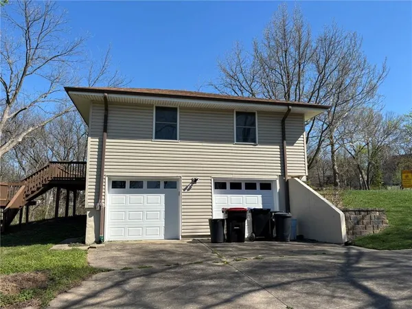 $260,000 | 102 Cottonwood Close Street, Warrensburg, MO 64093