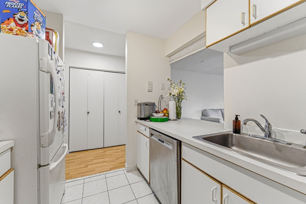 100 Rosemary Way, Unit 206 Needham, MA 02494 - Photo 8 of 24