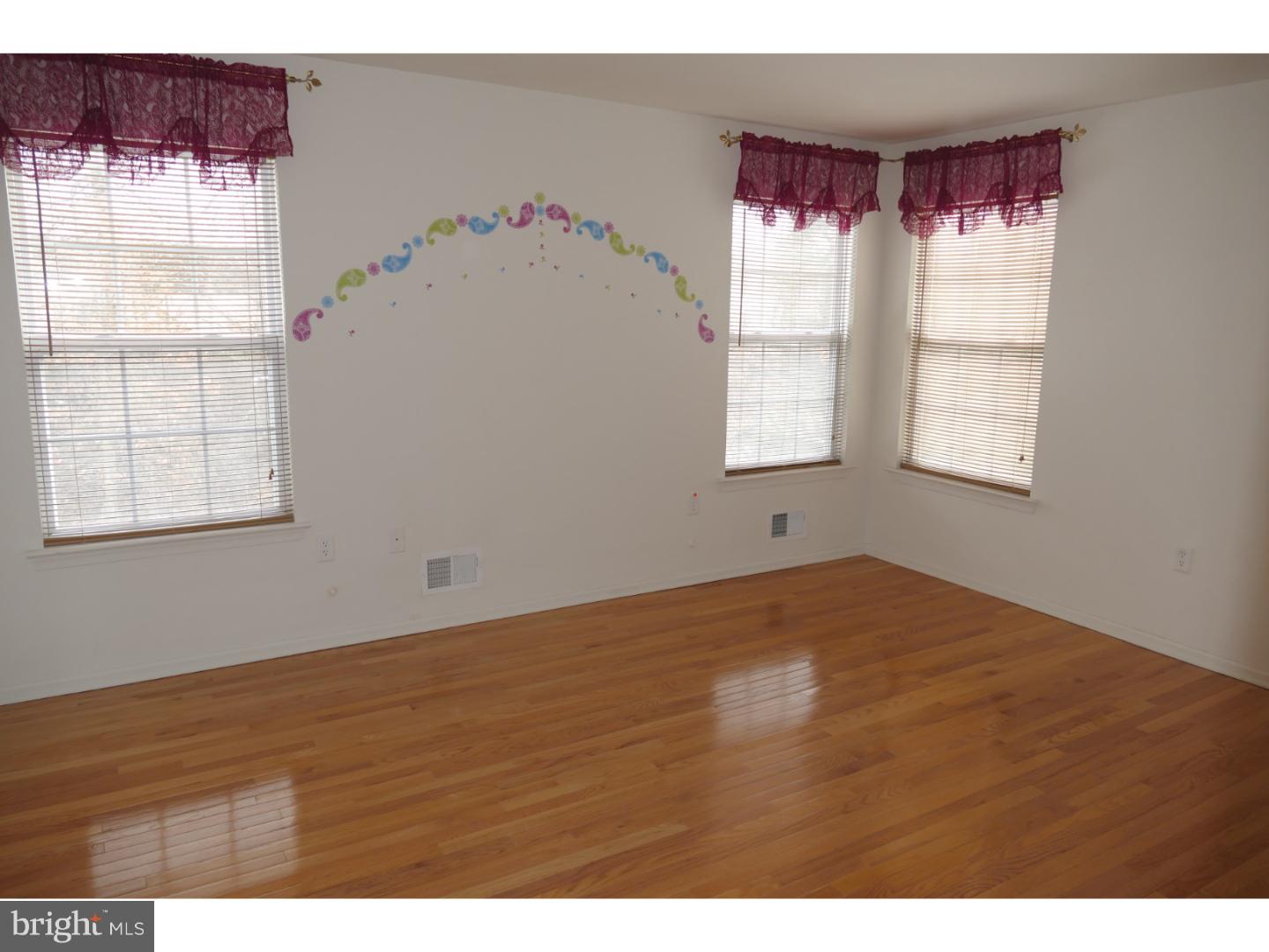 32 Richards Road Lawrenceville, NJ 08648 - Photo 17 of 25 Gallery Image 17