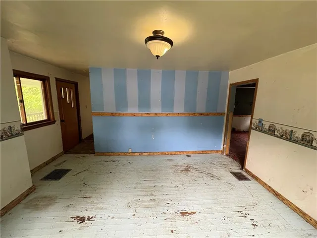 $16,900 | 691 Heistersburg Road, East Millsboro, PA 15433