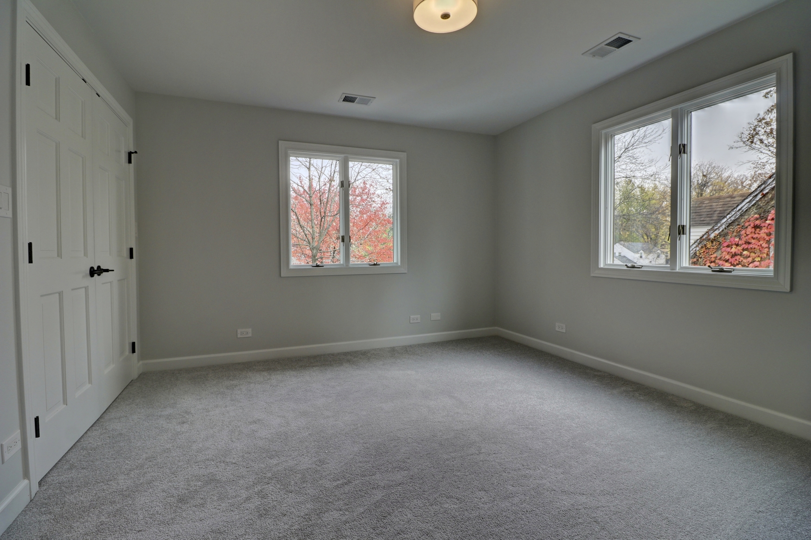 3910 Wolf Road Western Springs, IL 60558 - Photo 28 of 36 an empty room with a window