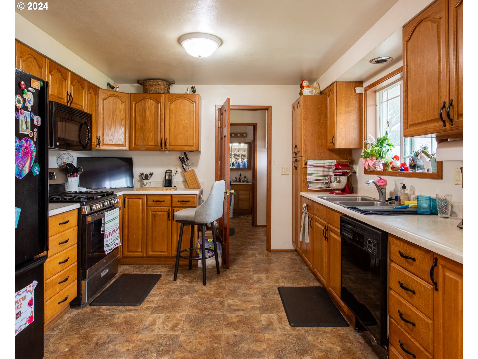 174 Allen Avenue Springfield, OR 97477 - Photo 6 of 45 Gallery Image 6