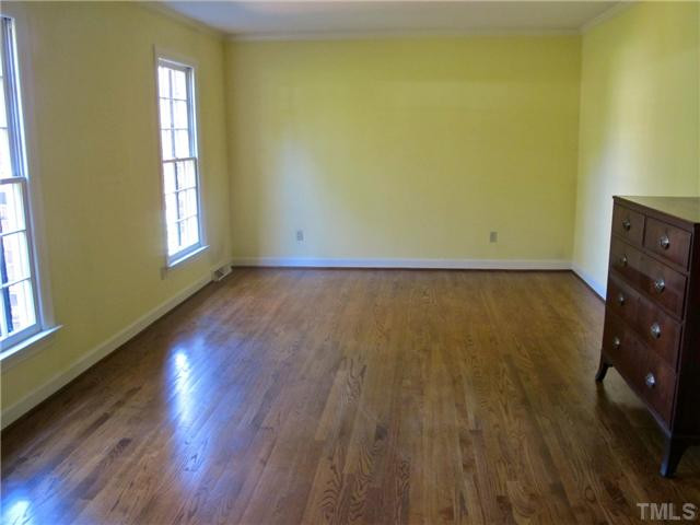 344 Buncombe Street Raleigh, NC 27609 - Photo 3 of 25 Living Room