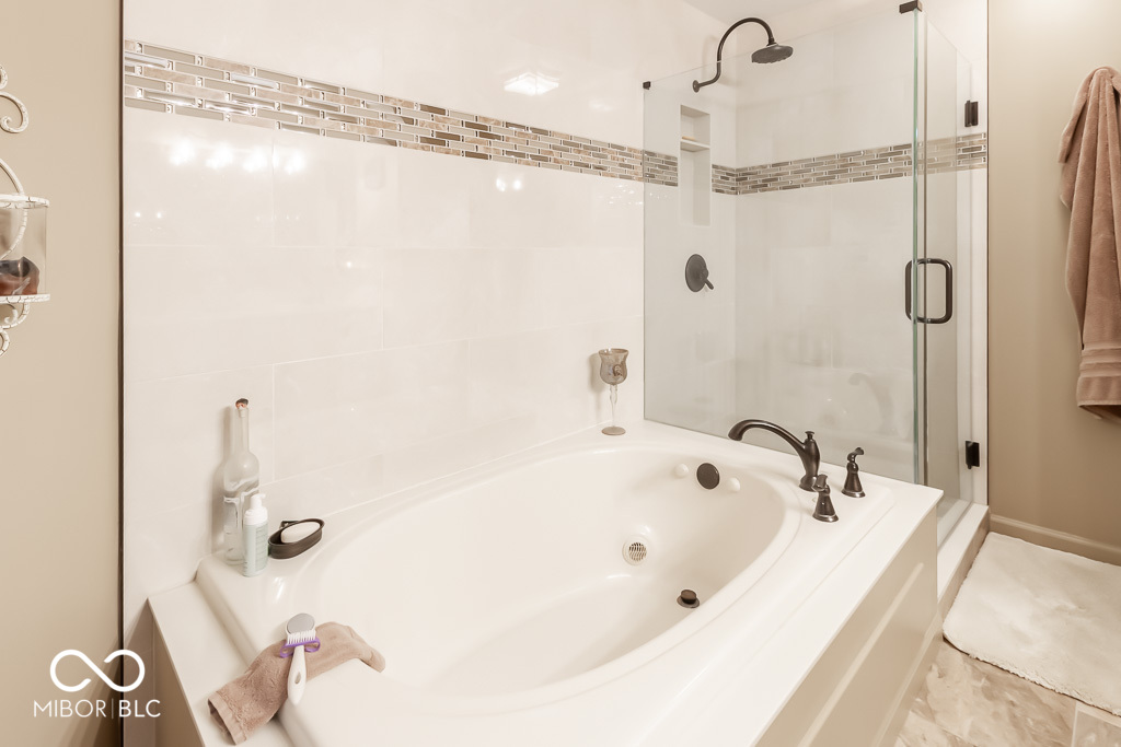 12994 Dellinger Drive Fishers, IN 46038 - Photo 15 of 39