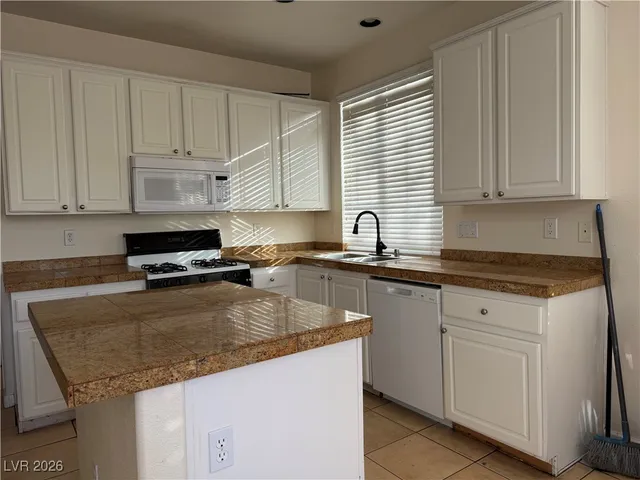 $2,000 | 6067 Quiet Glow Avenue, Las Vegas, NV 89139