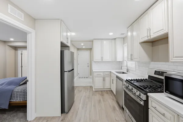 $254,900 | 3995 Cresthaven Drive, Waterford, MI 48328