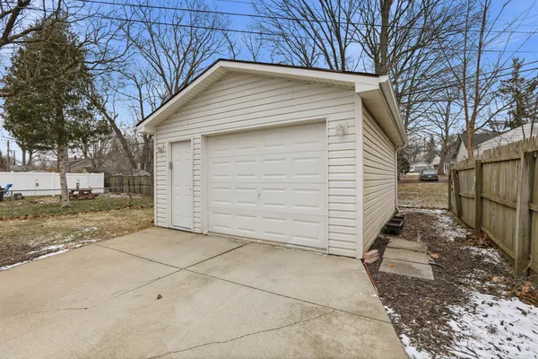 $254,900 | 3995 Cresthaven Drive, Waterford, MI 48328