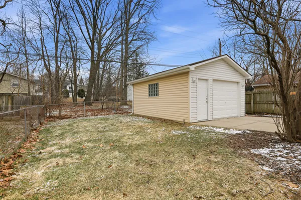 $254,900 | 3995 Cresthaven Drive, Waterford, MI 48328
