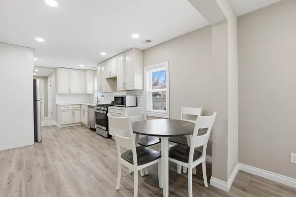 $254,900 | 3995 Cresthaven Drive, Waterford, MI 48328