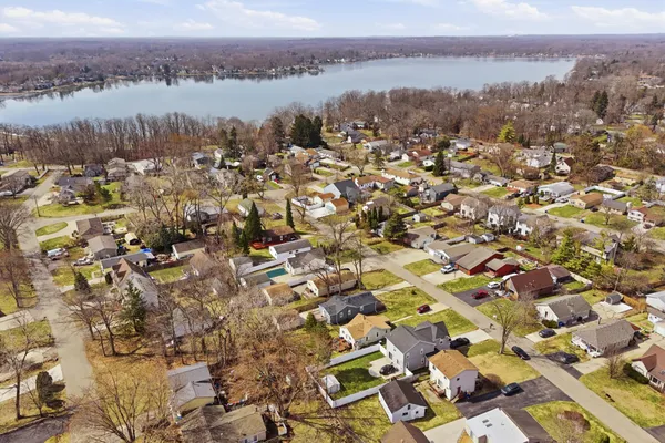 $254,900 | 3995 Cresthaven Drive, Waterford, MI 48328
