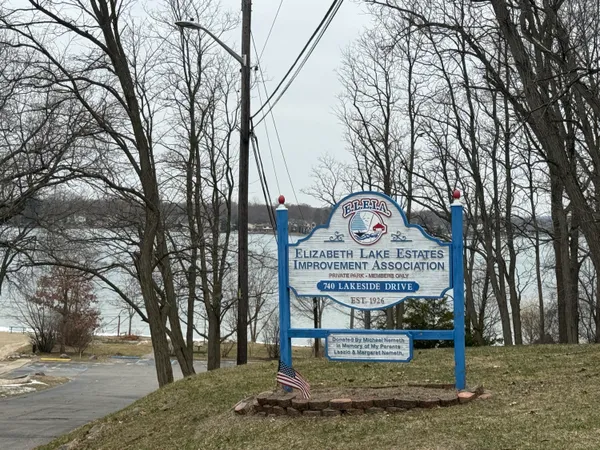 $254,900 | 3995 Cresthaven Drive, Waterford, MI 48328