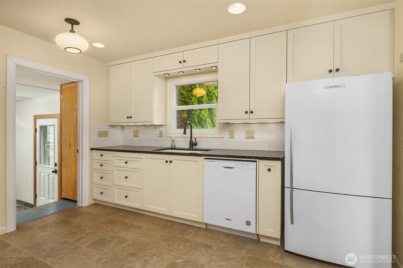 17289 Dunbar Road Mount Vernon, WA 98273 - Photo 17 of 38