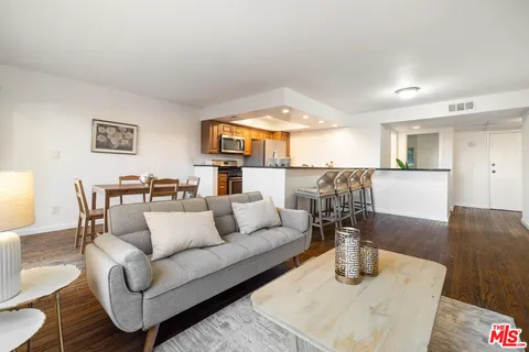 $750,000 | 2700 Cahuenga Boulevard, Unit 3108, Los Angeles, CA 90068