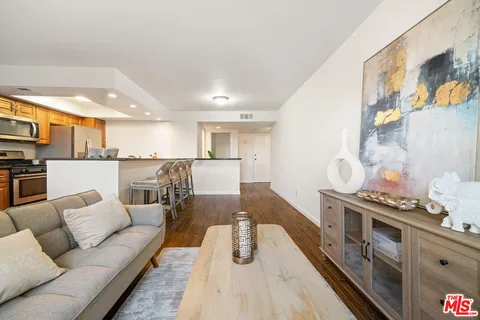 $750,000 | 2700 Cahuenga Boulevard, Unit 3108, Los Angeles, CA 90068