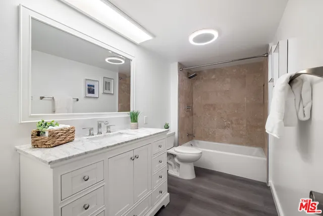 $750,000 | 2700 Cahuenga Boulevard, Unit 3108, Los Angeles, CA 90068