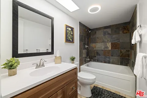 $750,000 | 2700 Cahuenga Boulevard, Unit 3108, Los Angeles, CA 90068