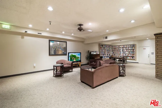 $750,000 | 2700 Cahuenga Boulevard, Unit 3108, Los Angeles, CA 90068