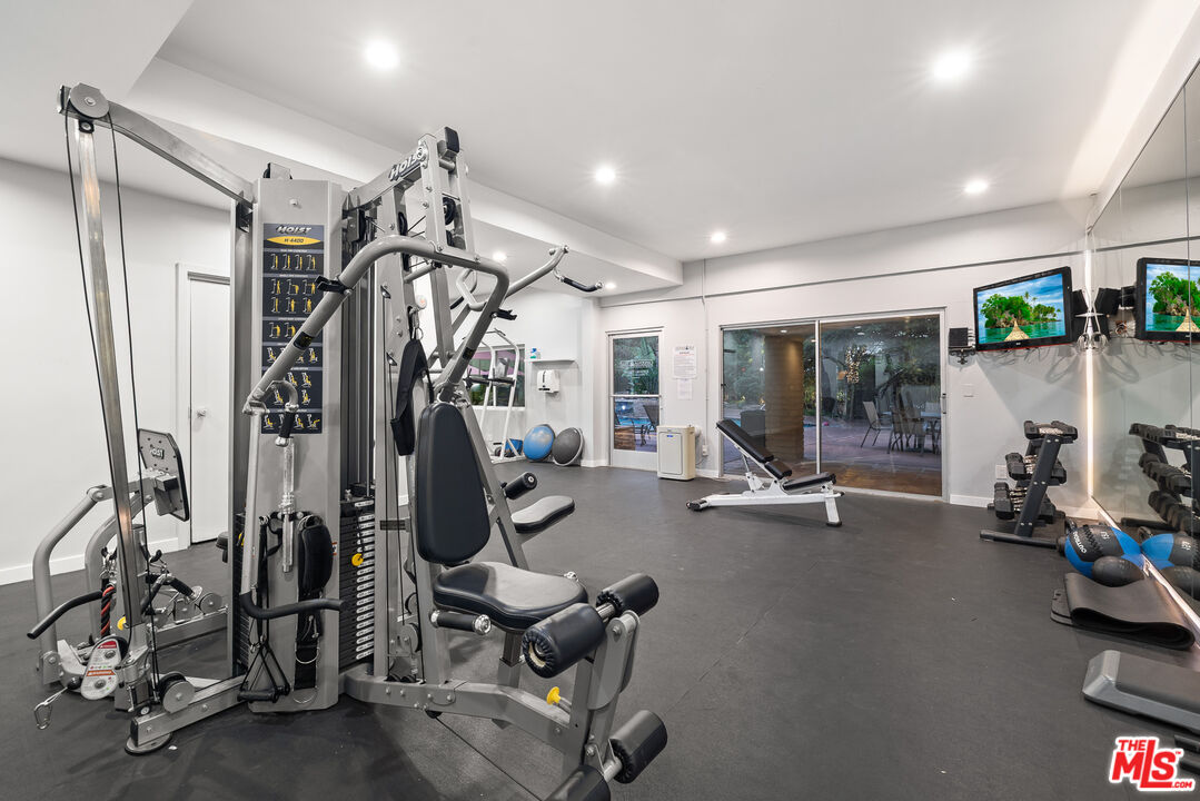 2700 Cahuenga Boulevard, Unit 3108 Los Angeles, CA 90068 - Photo 30 of 70