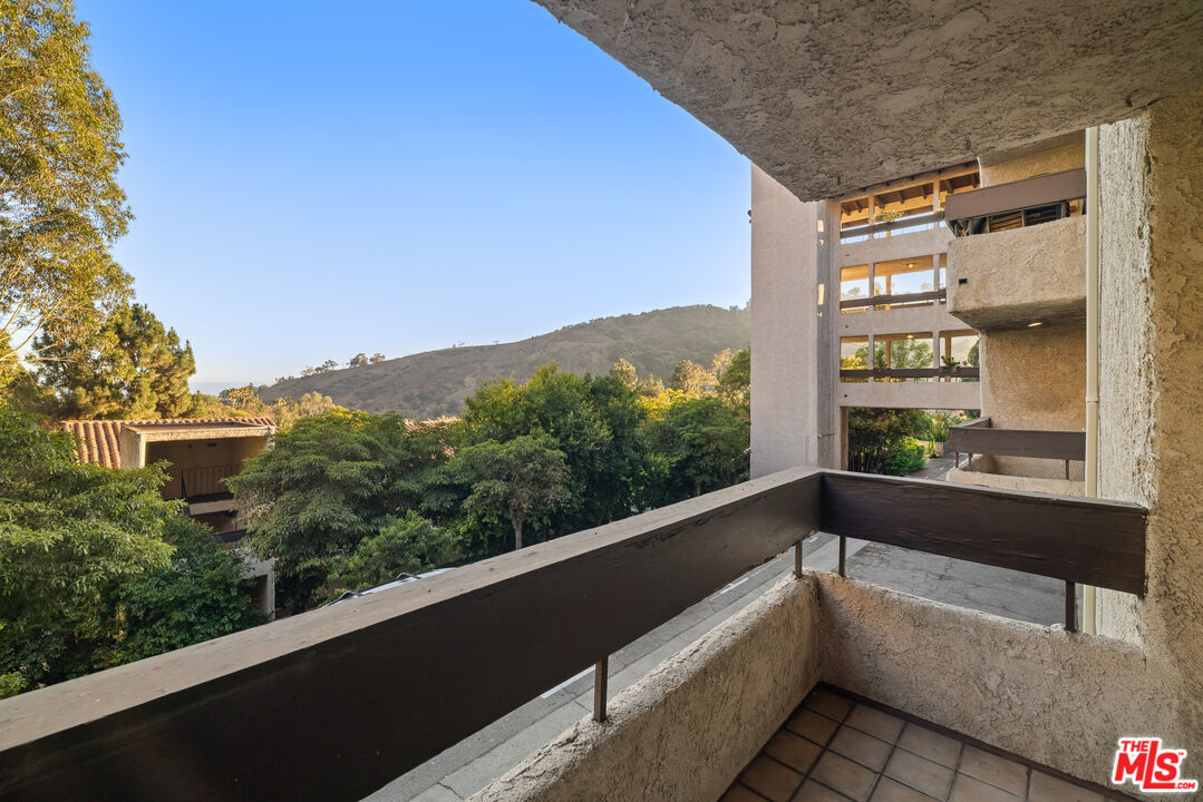 2700 Cahuenga Boulevard, Unit 3108 Los Angeles, CA 90068 - Photo 34 of 70