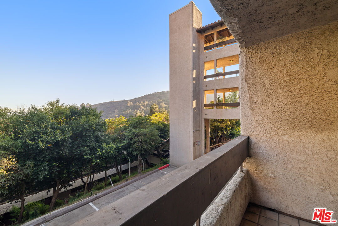 2700 Cahuenga Boulevard, Unit 3108 Los Angeles, CA 90068 - Photo 35 of 70