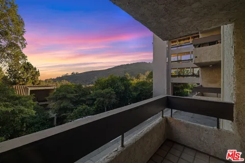 $750,000 | 2700 Cahuenga Boulevard, Unit 3108, Los Angeles, CA 90068