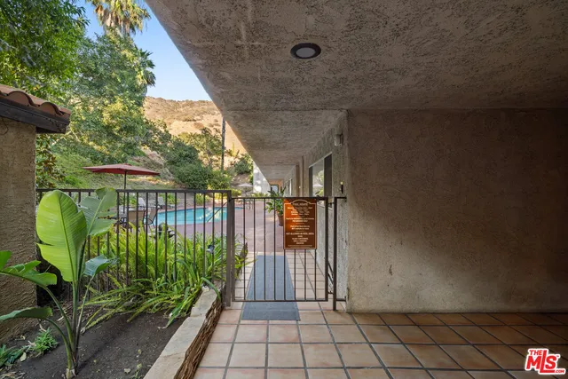 $750,000 | 2700 Cahuenga Boulevard, Unit 3108, Los Angeles, CA 90068