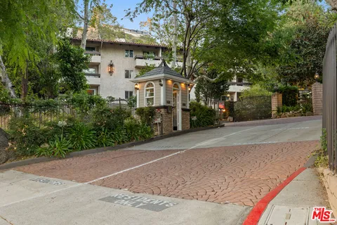 $750,000 | 2700 Cahuenga Boulevard, Unit 3108, Los Angeles, CA 90068