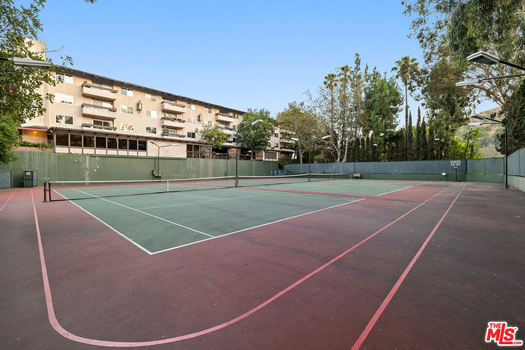 2700 Cahuenga Boulevard, Unit 3108 Los Angeles, CA 90068 - Photo 44 of 70