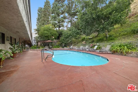 $750,000 | 2700 Cahuenga Boulevard, Unit 3108, Los Angeles, CA 90068