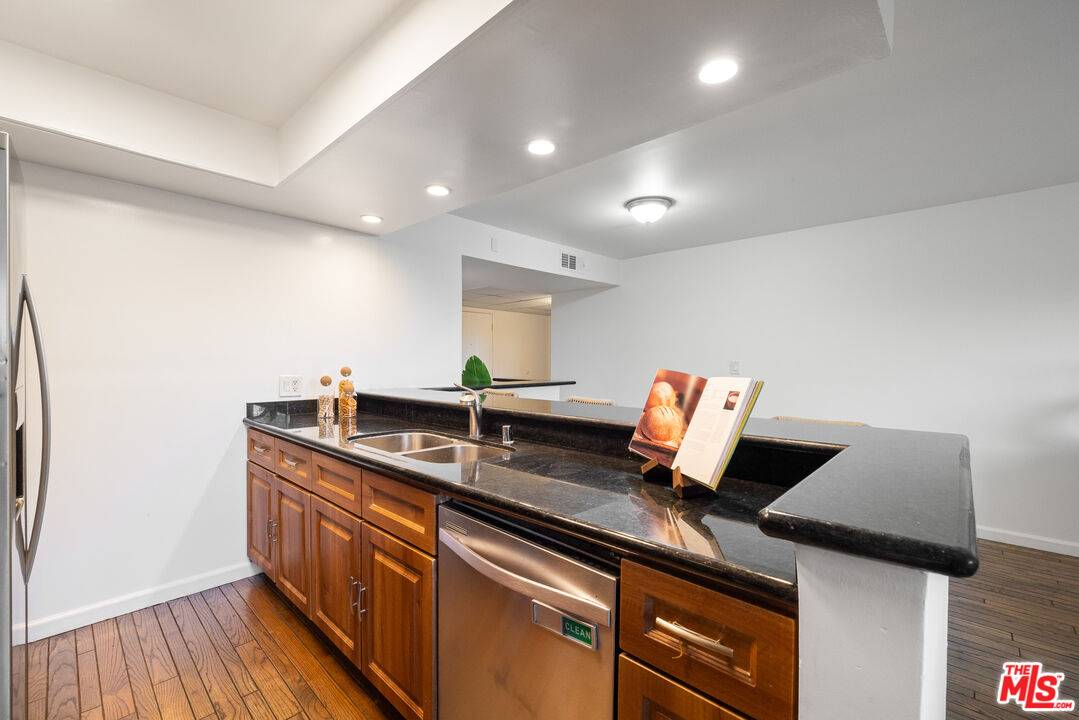 2700 Cahuenga Boulevard, Unit 3108 Los Angeles, CA 90068 - Photo 7 of 70