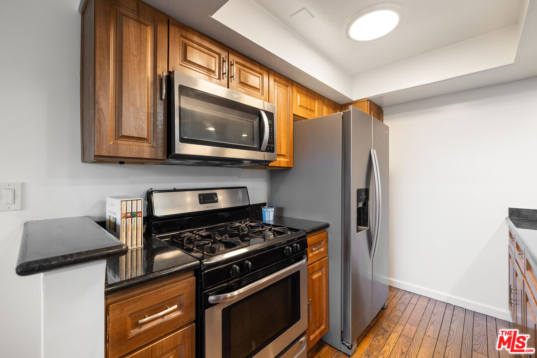 2700 Cahuenga Boulevard, Unit 3108 Los Angeles, CA 90068 - Photo 8 of 70