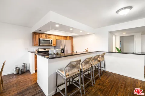$750,000 | 2700 Cahuenga Boulevard, Unit 3108, Los Angeles, CA 90068