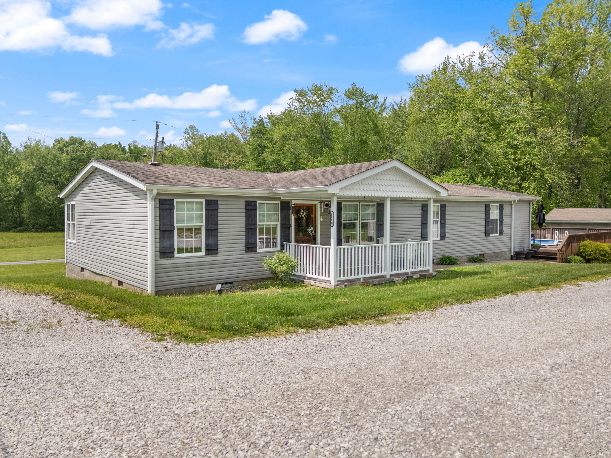 6800 East Laurel Road London, KY 40741 - Photo 2 of 71 45-web-or-mls-DJI_20250430145444_0156_D