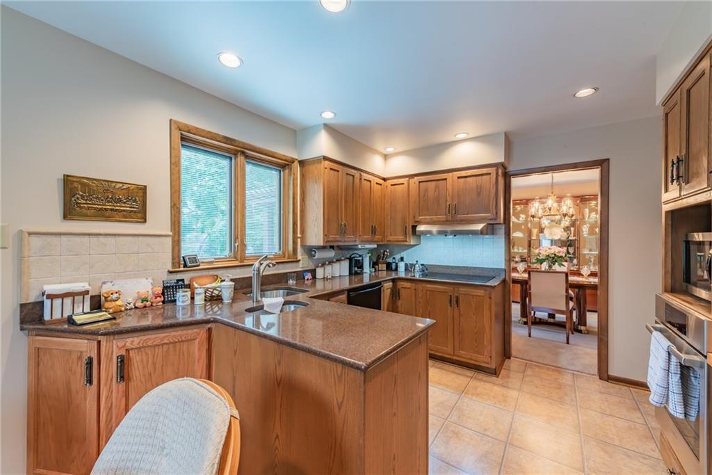 421 Center Church Road McMurray, PA 15317 - Photo 6 of 25 KITCHEN - View of the kitchen from the eat-in area, adjacent to the formal dining room.