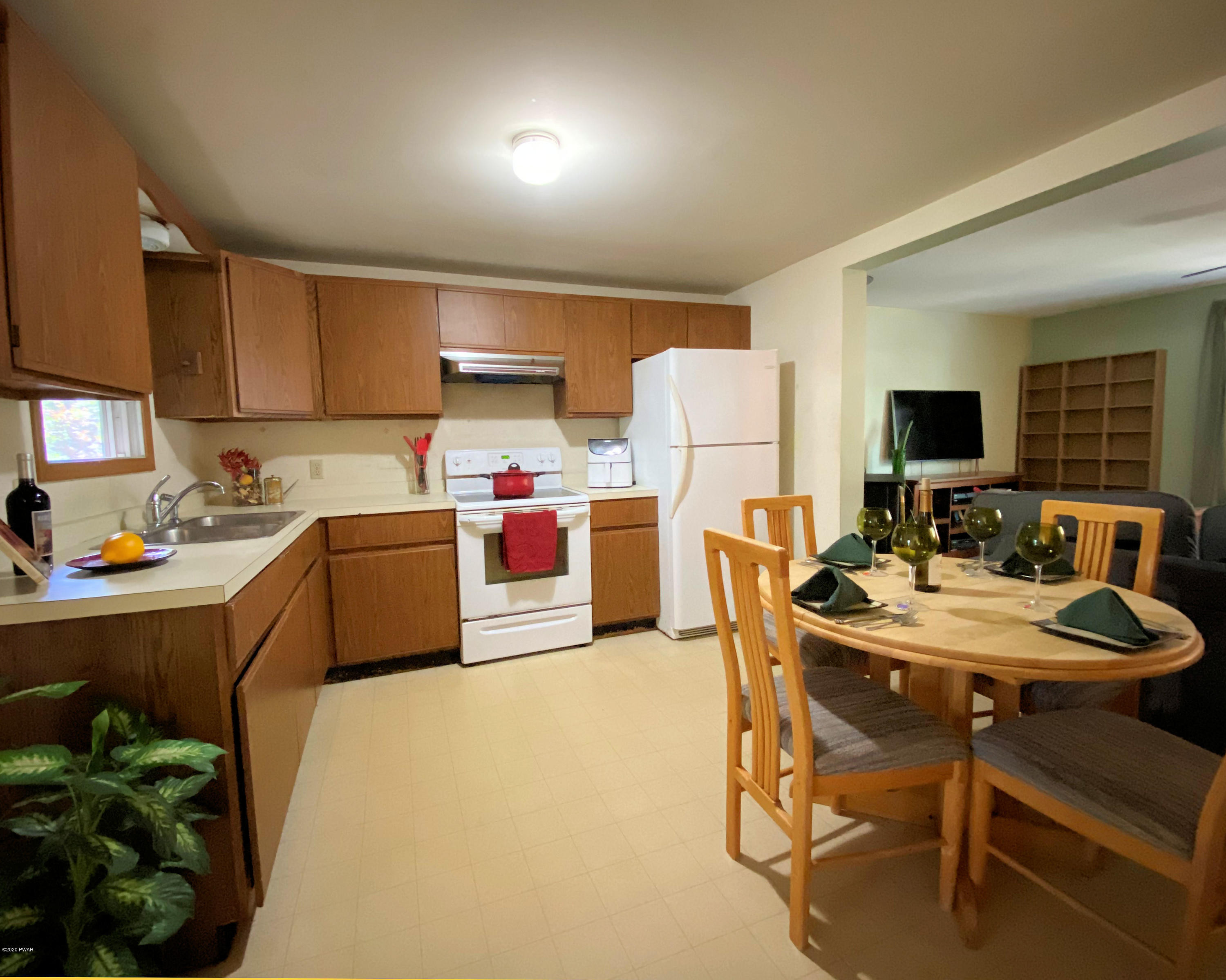 127 Rodeo Drive Hawley, PA 18428 - Photo 3 of 40 3 Eat in Kitchen View 2