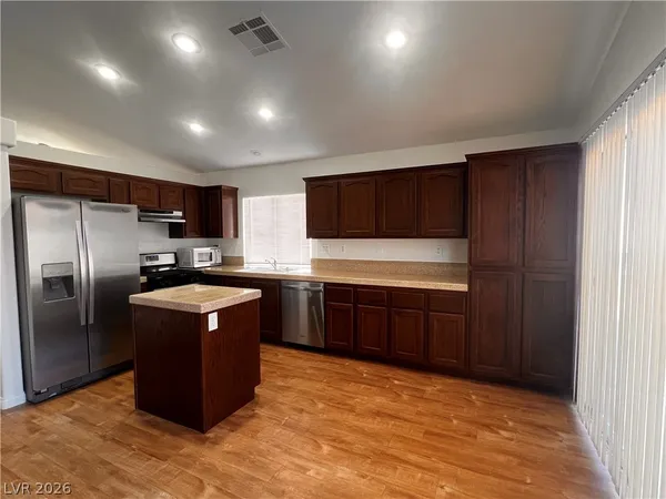 $1,995 | 1966 Windfall Avenue, Henderson, NV 89012